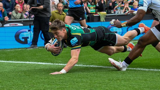 Tommy Freeman of Northampton Saints