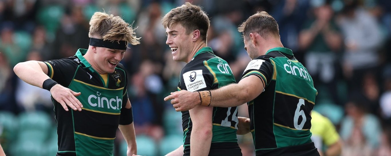 Saints celebrate a try